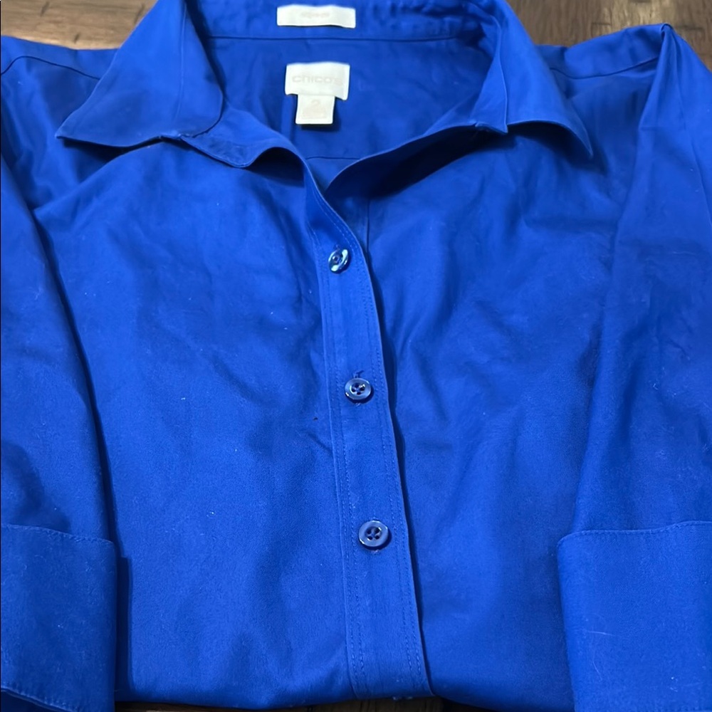 Chico's Blue Button-Up Shirt size 2 - Picture 3 of 5
